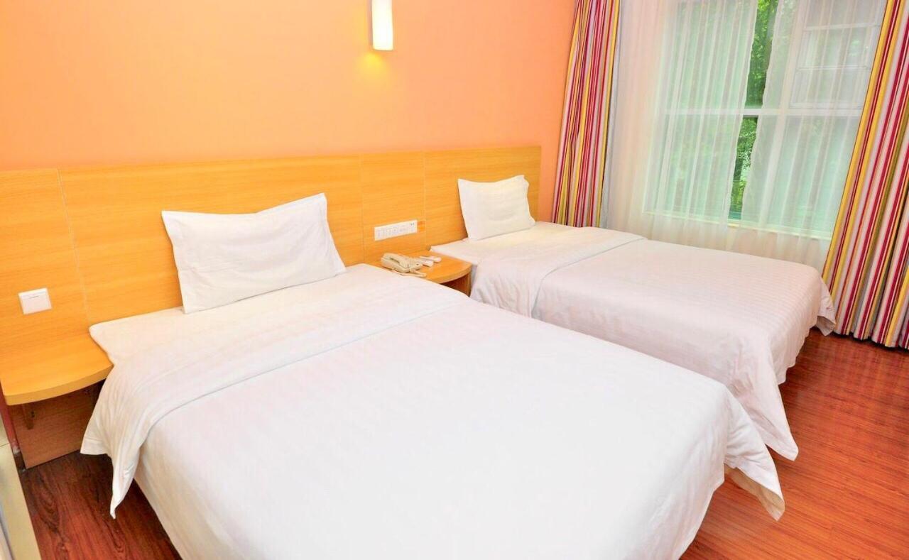 7Days Inn Guangzhou Tianhe Yantang Yue Ken Road מראה חיצוני תמונה